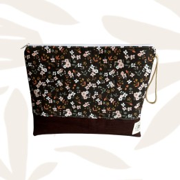 Pochette grande. Flores marrón.