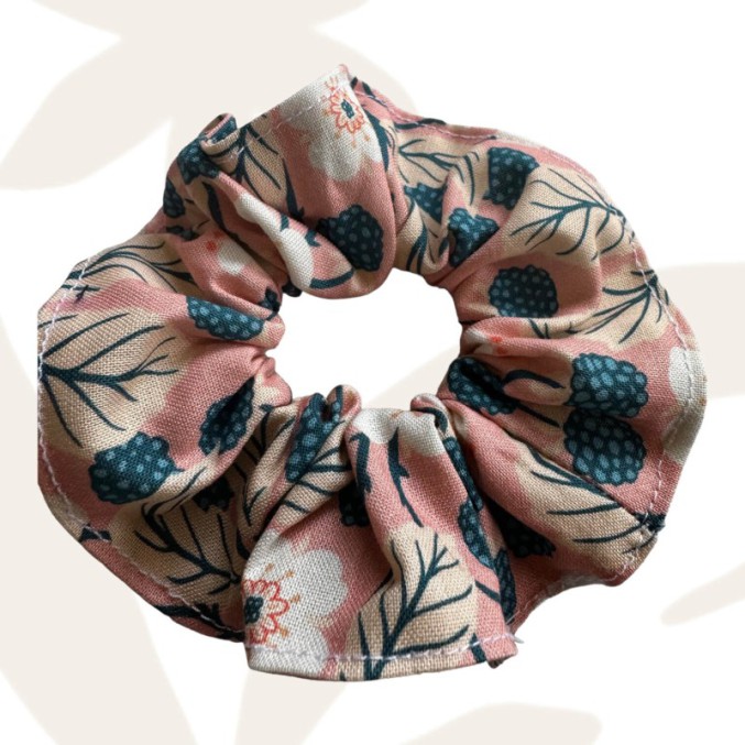 Scrunchies. Flores rosa.